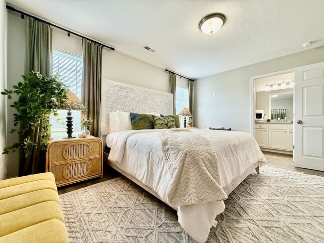 Building Photo - Cozy equestrian getaway in Wilmington