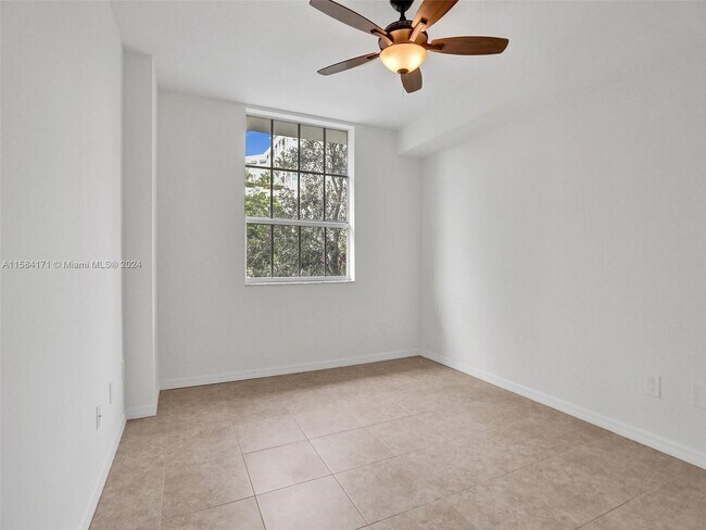 Building Photo - 600 S Dixie Hwy