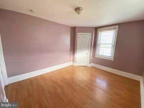 Building Photo - 1833 W Rockland St