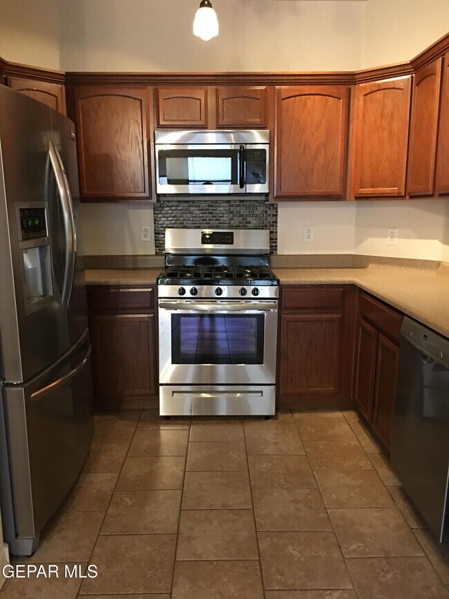 Building Photo - 14345 Apache Point Dr