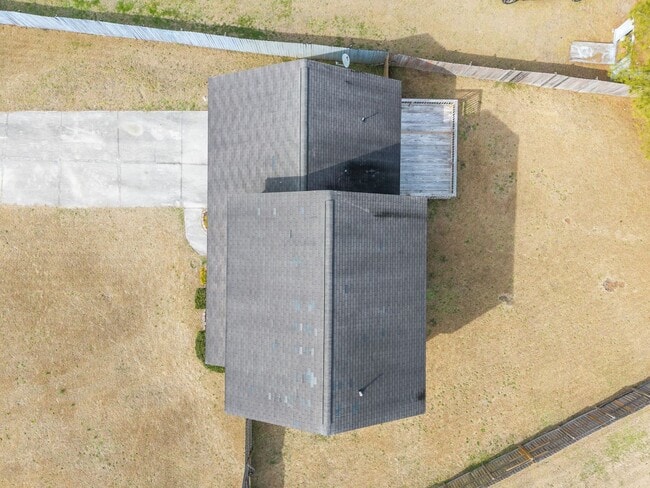 Building Photo - Welcome to Brookstone Crossing!