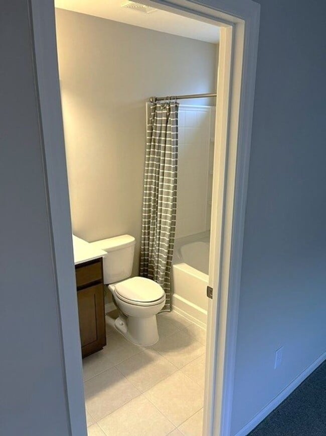 Building Photo - Coming Soon - Lovely 2 Bedroom 2.5 Bath Townhome in Goose Creek!