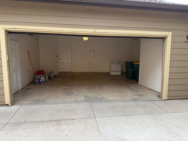 Building Photo - 6458 Silver Mesa Dr