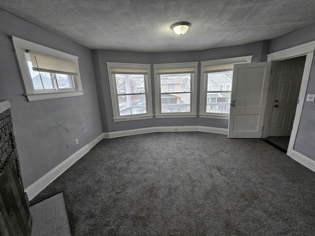 Building Photo - 10602 Earle Ave