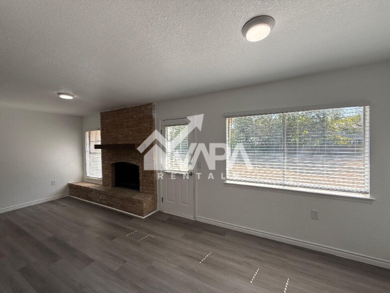 Building Photo - 10310 Little Sugar Creek