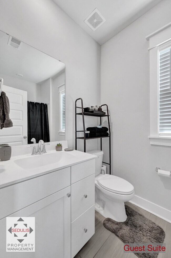 Building Photo - 1754 Sandybrook Dr