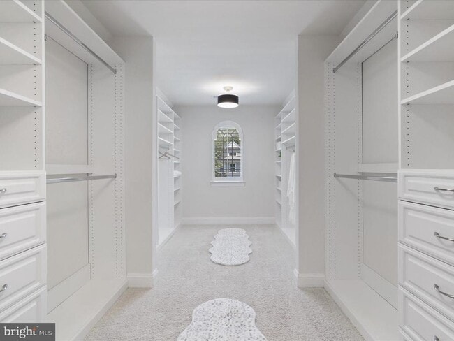 Building Photo - 41595 Revival Dr