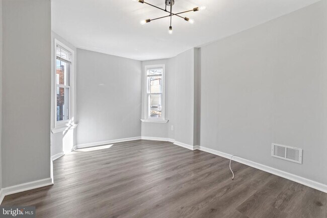 Building Photo - 435 N 42nd St