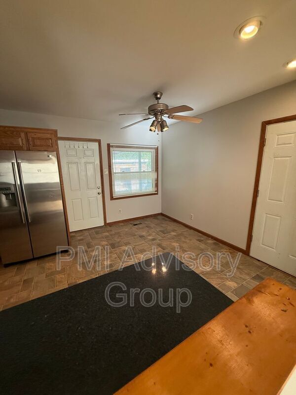 Building Photo - 2347 SE Pennsylvania Ave