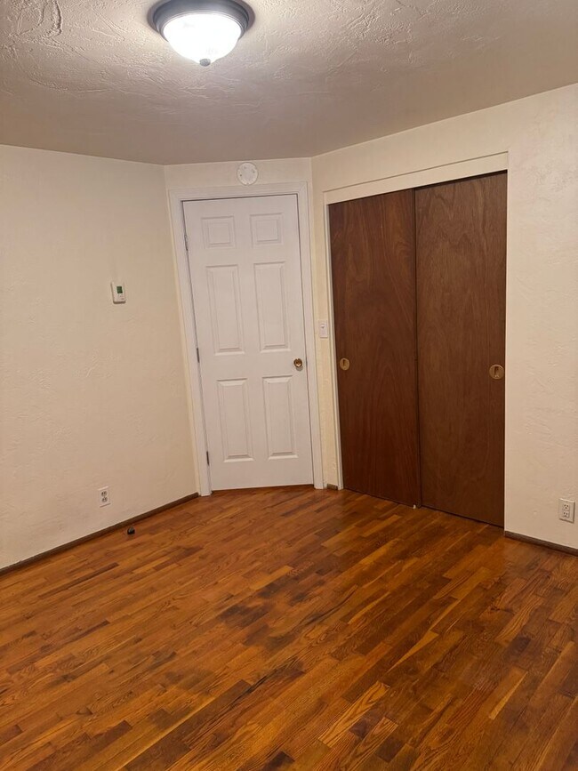 Building Photo - 1270 W Hilliard Ln