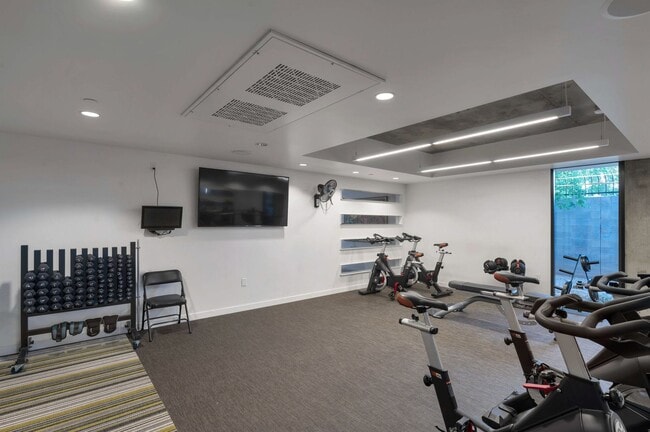 Building Photo - Luxury Condo in the Heart of Downtown Phoe...