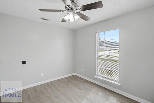 Building Photo - 1651 Latham Ct