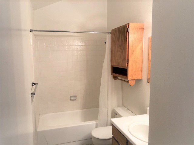 Large Bathroom - 98 880 N