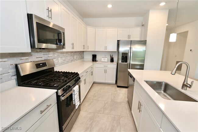 Building Photo - 18293 Ridgeline Dr
