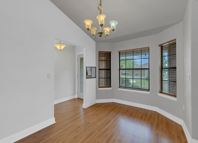 Building Photo - 131 Bronze Cir