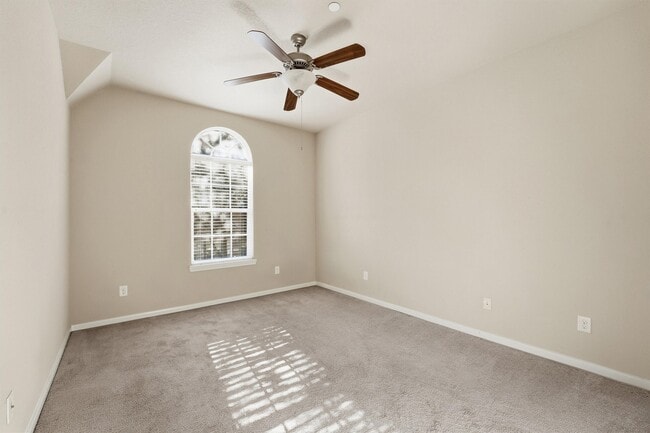 Building Photo - 2 Bettina Ln