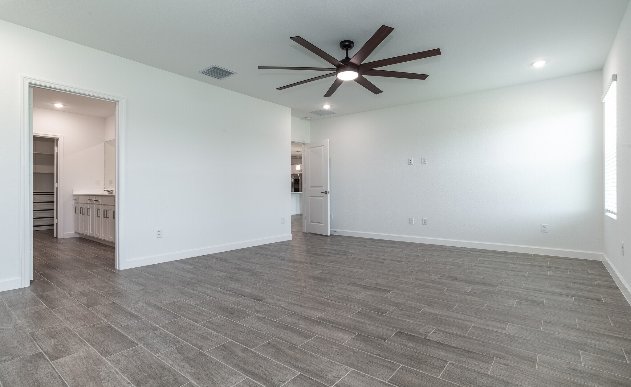 Building Photo - 6378 NW Windwood Way