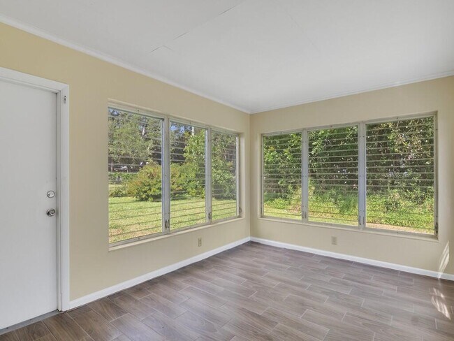 Building Photo - 7502 Pacific Ave