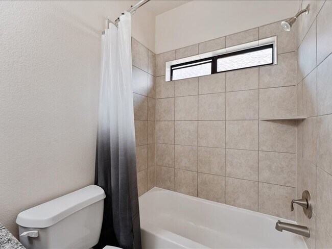 Building Photo - 5502 Lunia Ln