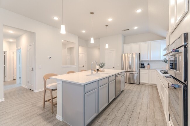 Building Photo - 130 Pioneer Canyon Pl