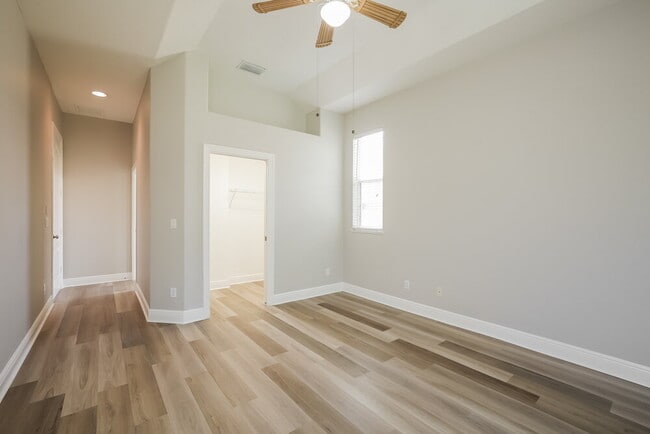 Building Photo - 15445 Cortona Way