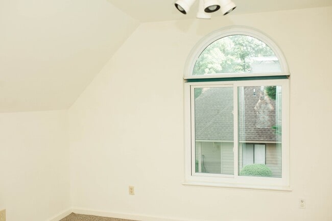 Building Photo - 281 Autumn Grove Ct