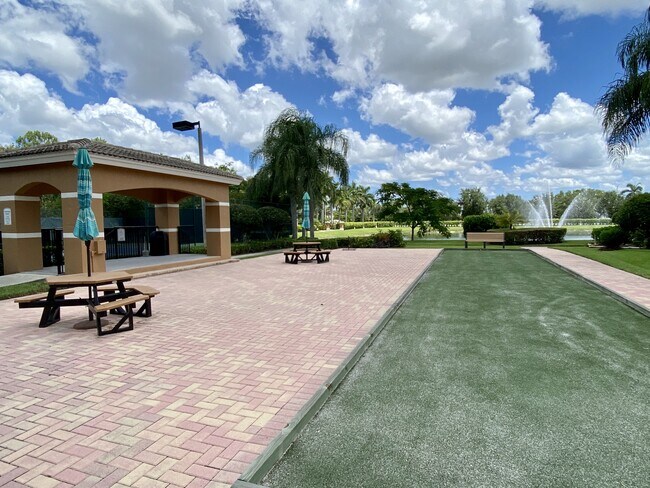 Building Photo - 1840 Florida Club Cir