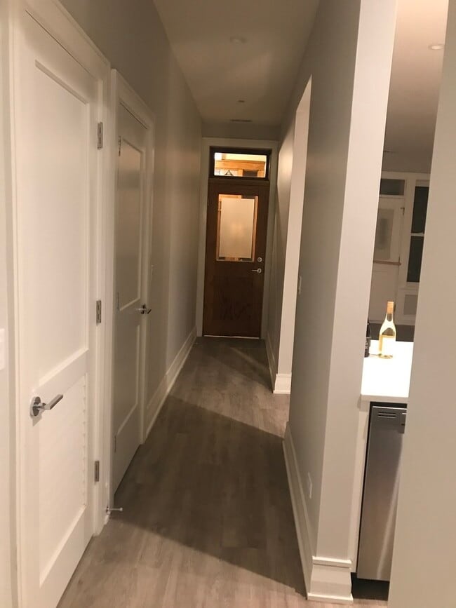 Building Photo - 2318 W Thomas St