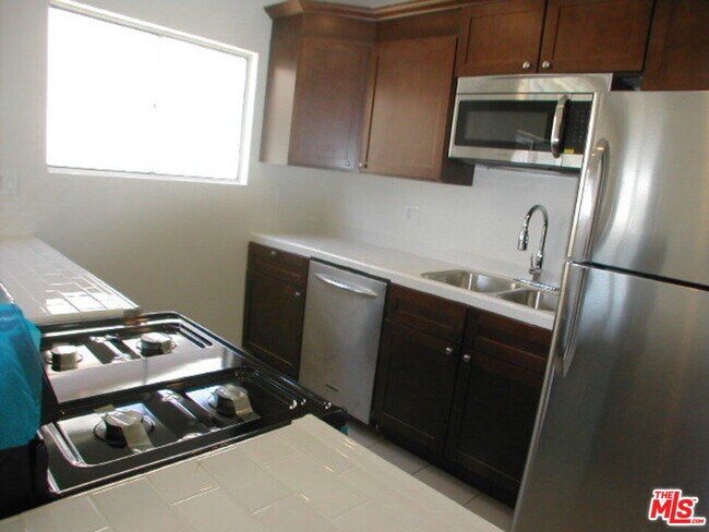 Building Photo - 1326 Ridgeley Dr