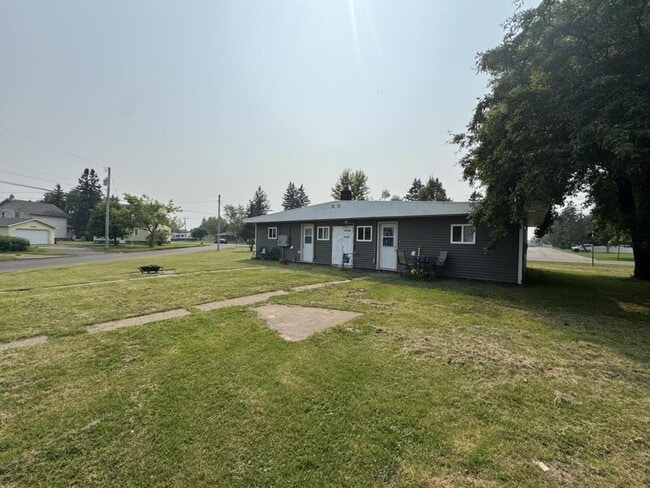 Building Photo - 1634 Hill Ave