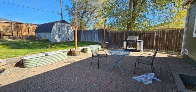 Building Photo - For Rent 2 Bedroom 1 Bathroom 1 Car Garage