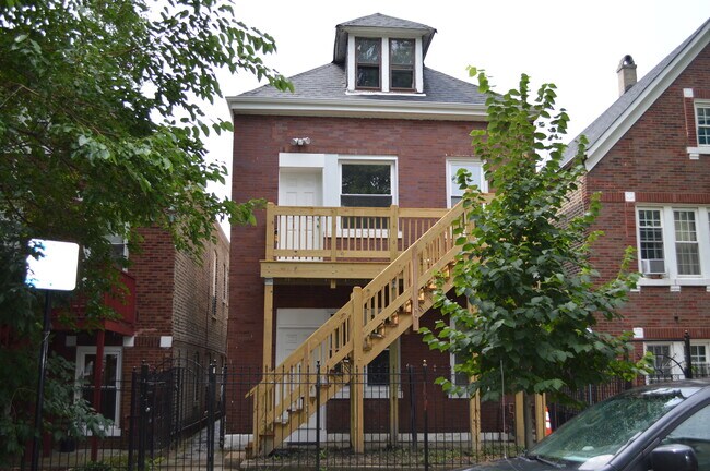 Primary Photo - 2812 S Trumbull Ave