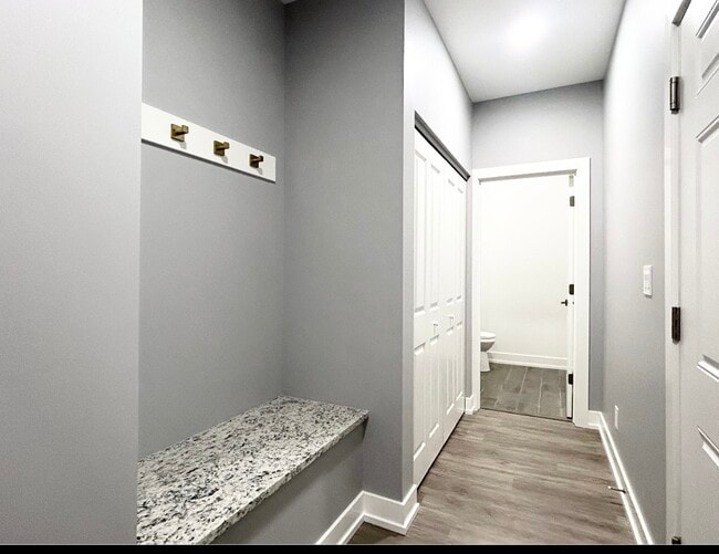 Building Photo - 1420 8th St