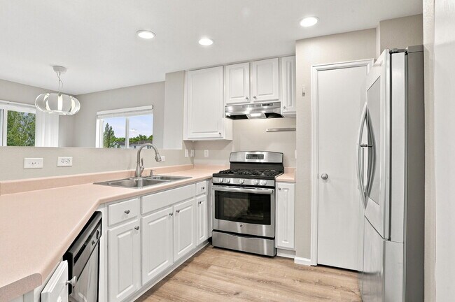 Building Photo - $2,045.95 - 3-Bed, 3-Bath Townhome with Modern Upgrades and Private Yard!