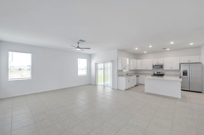 Building Photo - 9304 Bonita Mar Dr