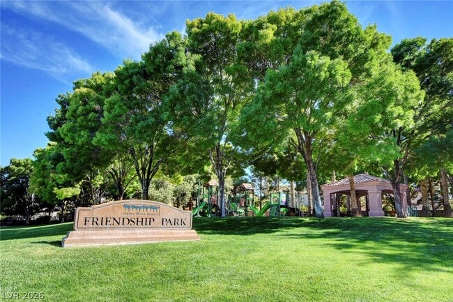 Building Photo - 2302 Fairbourne Way