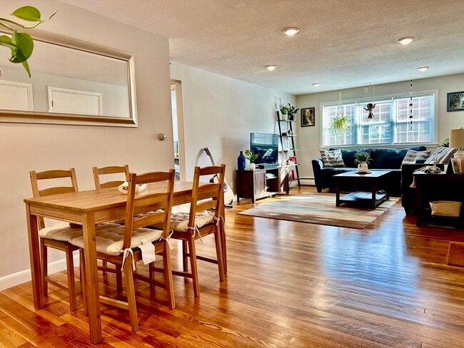 Building Photo - 25 Arlington Rd