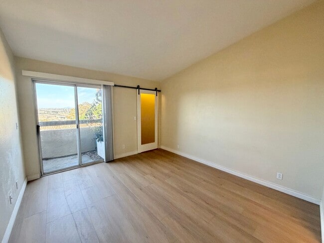 Building Photo - Experience the Best of University and Norm...