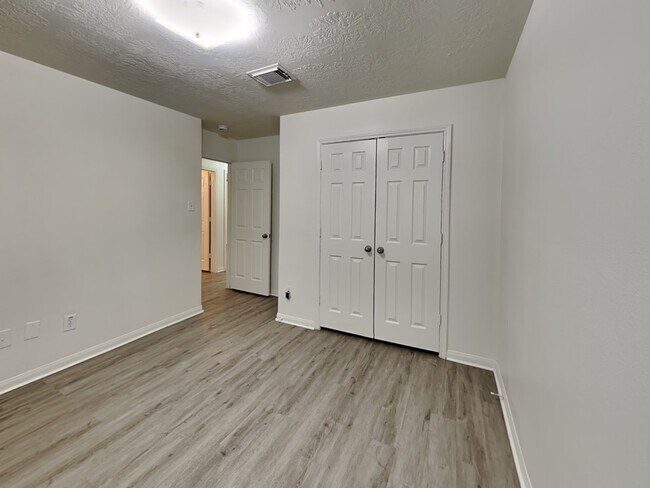 Building Photo - 931 Redcrest Springs Ct