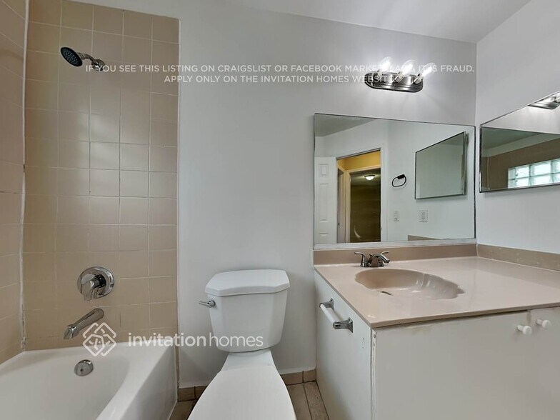 Building Photo - 8410 SW 157th Ct