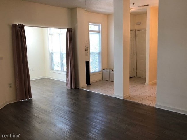 Building Photo - 1 br, 1.5 bath House - Avera Place Condomi...