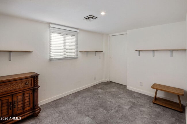 Building Photo - 2311 N Gayridge Rd