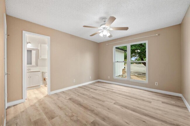 Building Photo - 16016 Fitchburg Cir