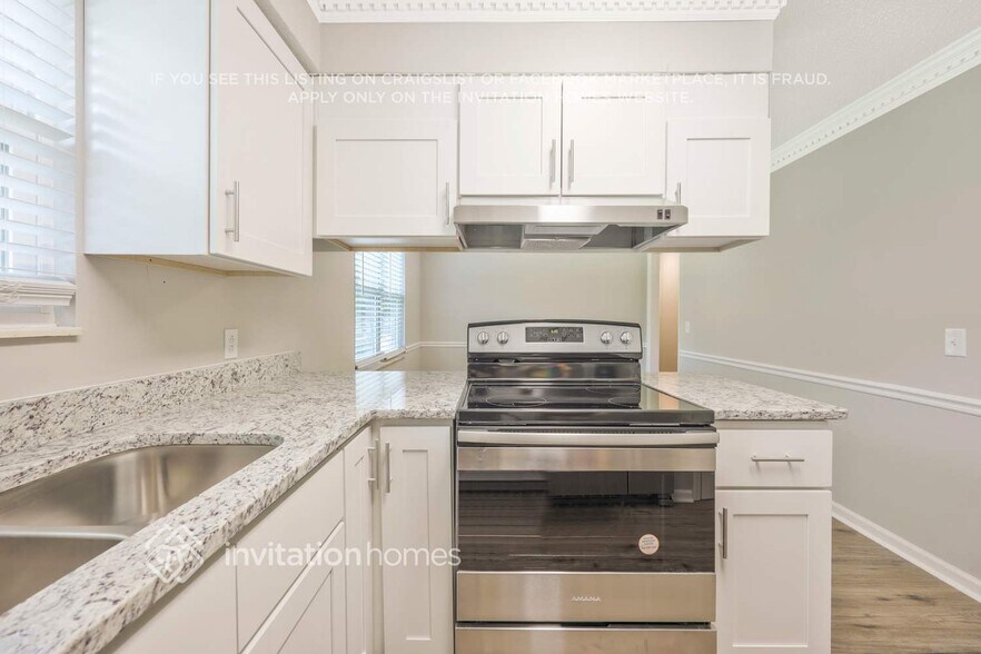 Building Photo - 5121 Lana Renee Ct