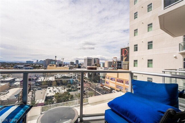 Building Photo - 150 S Las Vegas Blvd