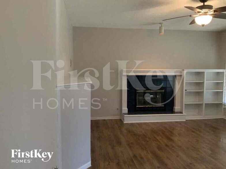 Building Photo - 1409 NE 101st Terrace