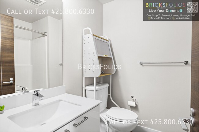 Building Photo - Rare Ichijo Townhome in Sammamish Town Center. Premium Japanese Construction. Walkable