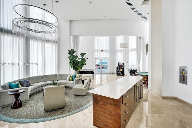 Building Photo - 15811 Collins Ave