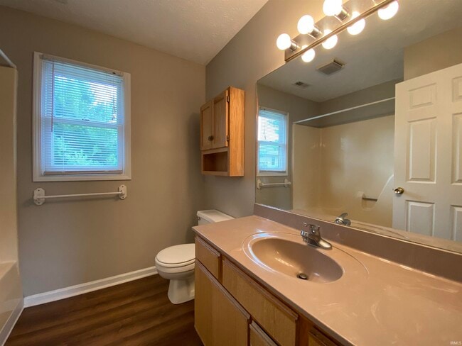 Building Photo - 163 Willow Ct