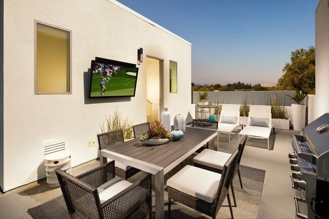 Building Photo - Newer Central Dublin Townhome with 2-Car Garage and Private Rooftop Deck